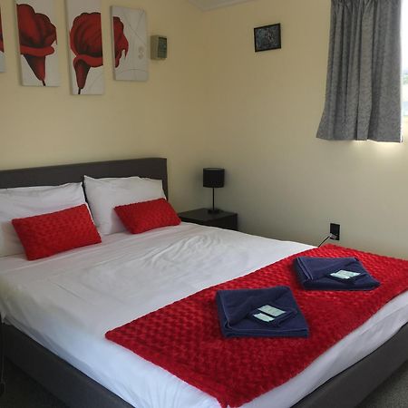 Otorohanga Kiwi Holiday Park Extérieur photo