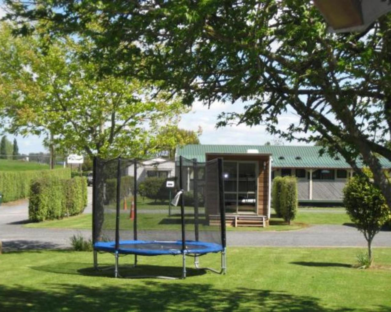 Otorohanga Kiwi Holiday Park Extérieur photo